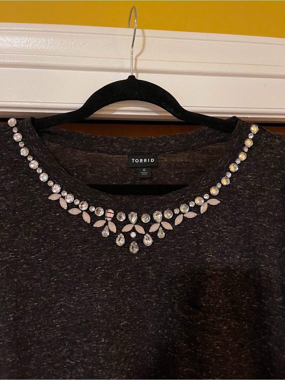 Torrid Shirt Womens 0 L Large Heather Gray Rhinestone Jewel Neck Classic Fit Tee - Picture 4 of 9
